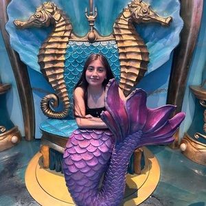 Meet your Posher, Miriam yoselin